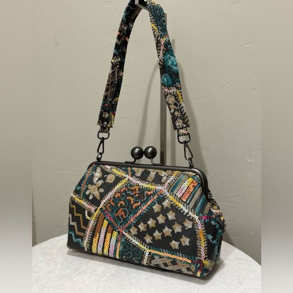 Sequin Embroidered Leather Handmade Kisslock Clutch Bag with 2 Strap Styles - Picture 11 of 16